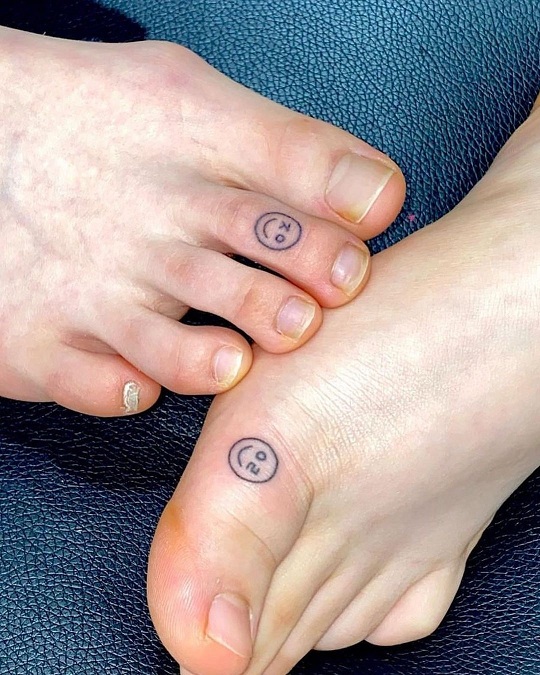 40 Meaningful Foot Tattoo Designs with Significance 2024