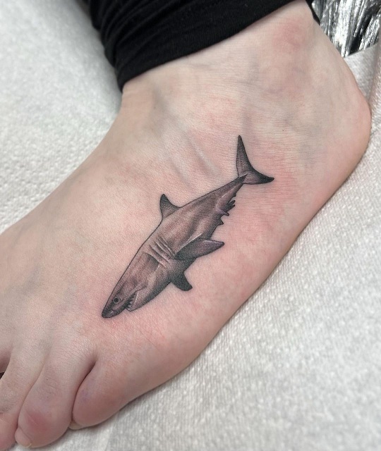 40 Meaningful Foot Tattoo Designs with Significance 2024