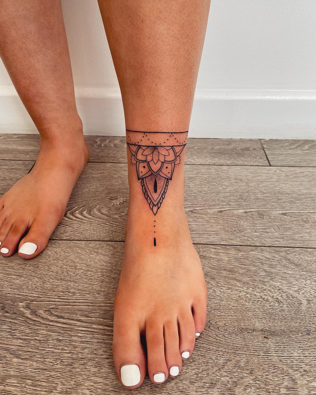 Top 25+ Ankle Tattoo Ideas for Men and Women 2024