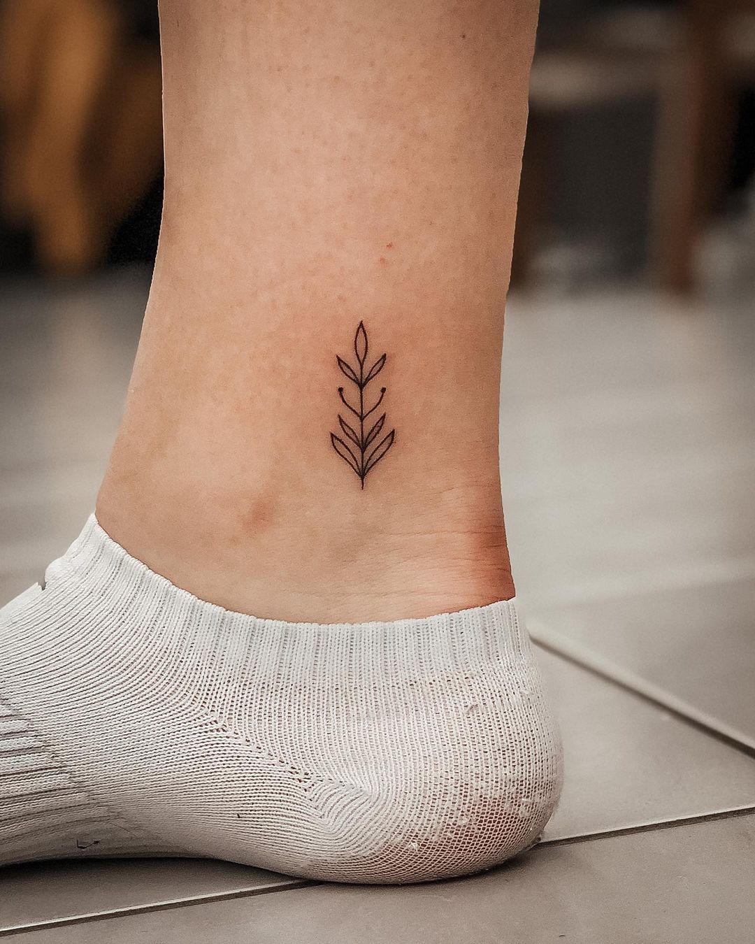 Top 25+ Ankle Tattoo Ideas for Men and Women 2024