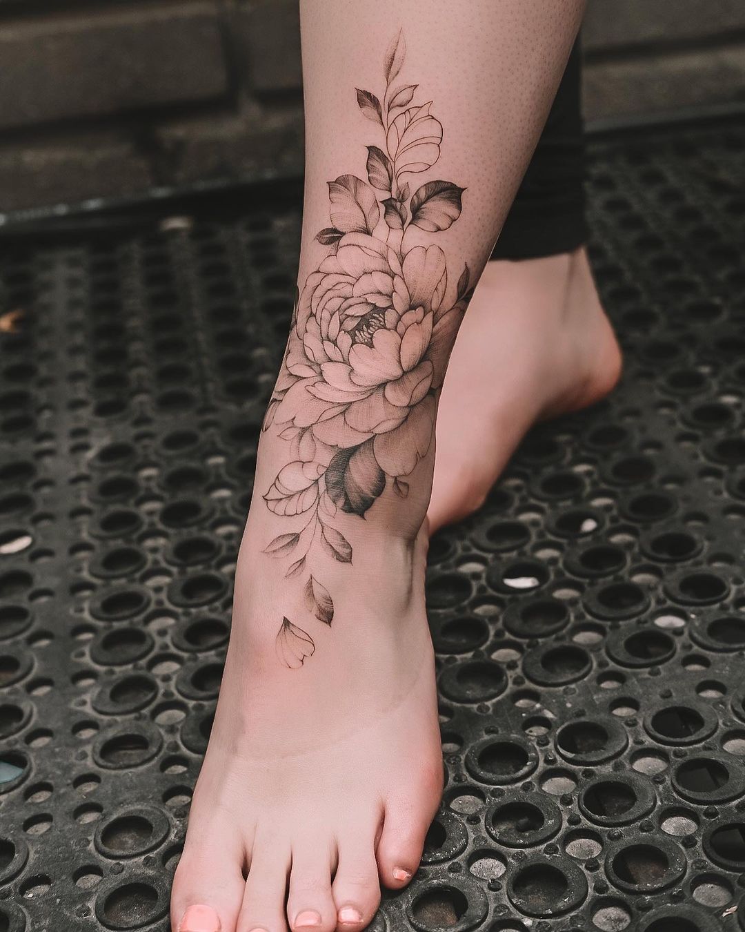 Top 25+ Ankle Tattoo Ideas for Men and Women 2024