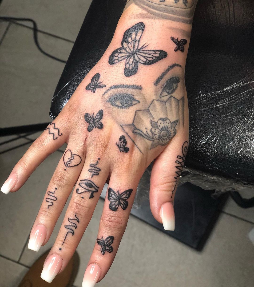 35+ Fantastic Finger Tattoo Designs Curated Just for You