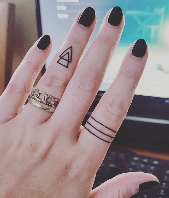 35+ Fantastic Finger Tattoo Designs Curated Just for You