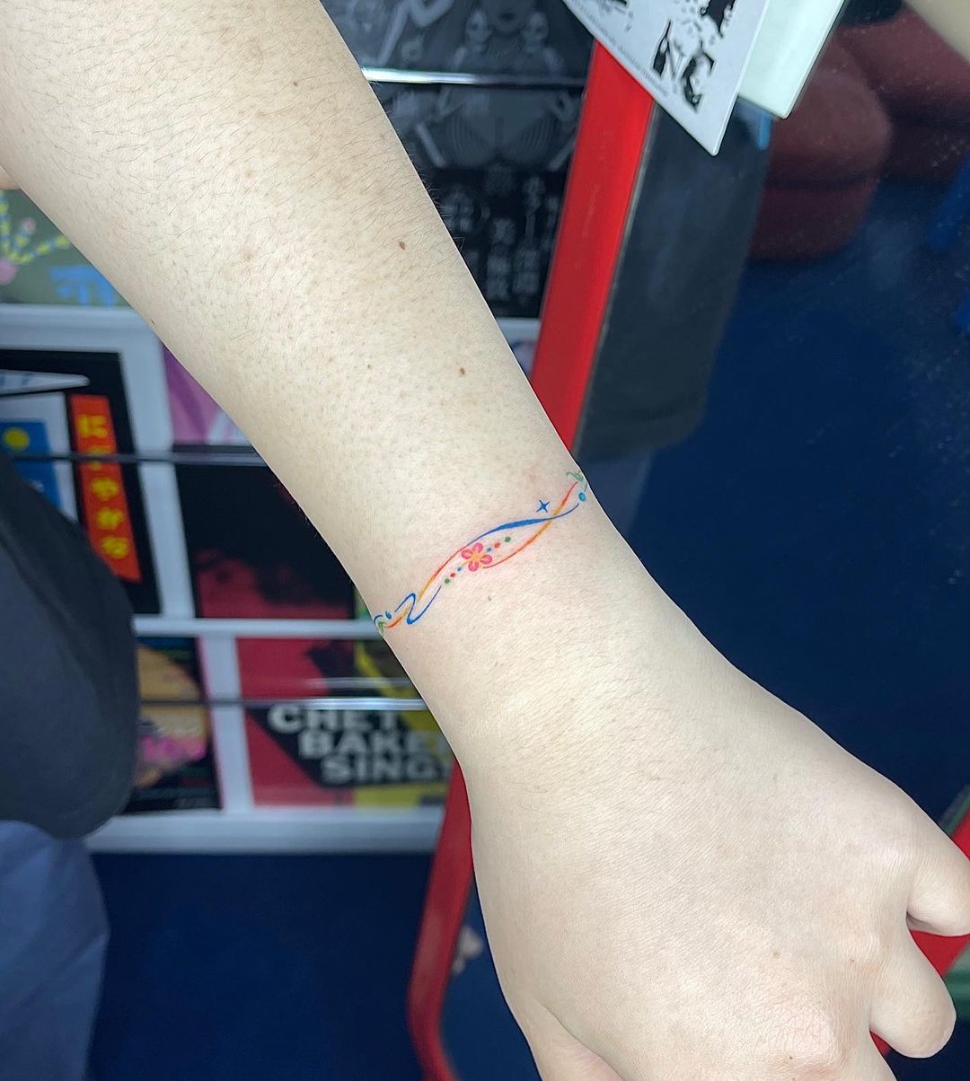 25+ Trendy Bracelet Tattoo Designs to Flaunt Your Style