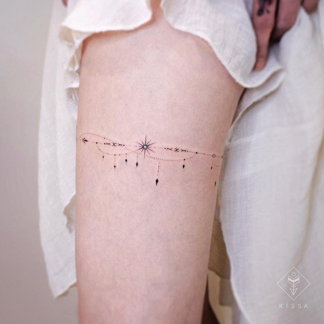 25+ Trendy Bracelet Tattoo Designs to Flaunt Your Style