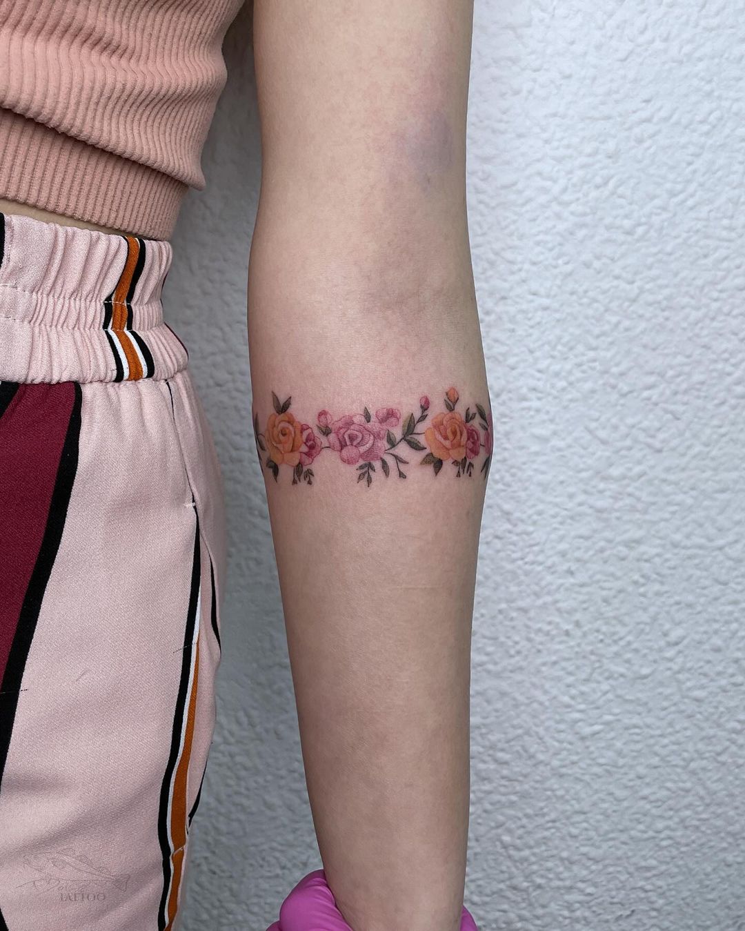 25+ Trendy Bracelet Tattoo Designs to Flaunt Your Style