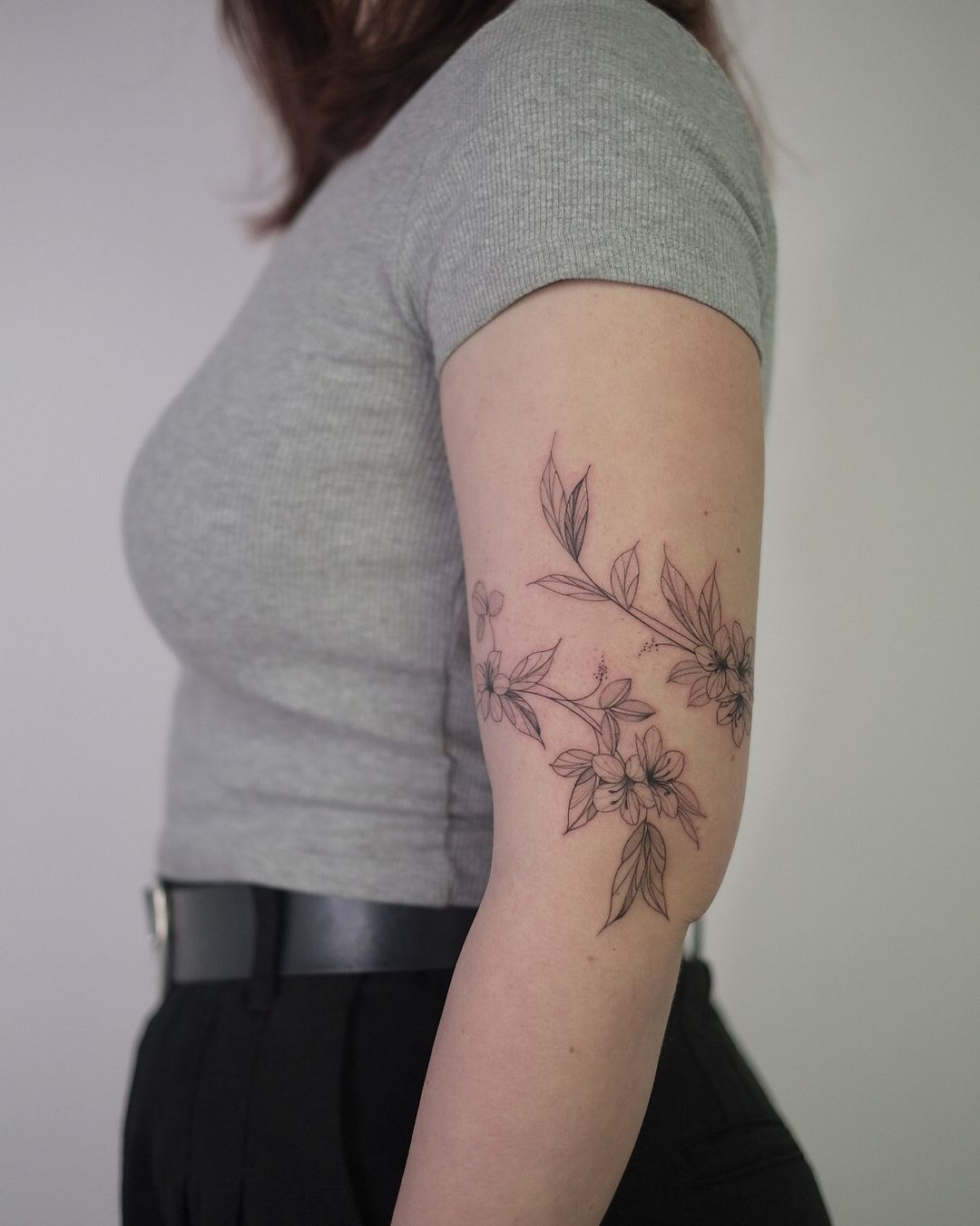 25+ Trendy Bracelet Tattoo Designs to Flaunt Your Style