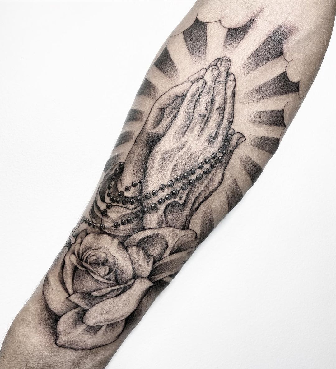 15+ Praying Hands Tattoo Designs That Symbolize Faith