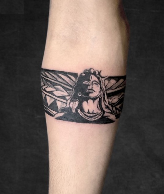 20+ Inspiring Armband Tattoo Designs and Their Meanings