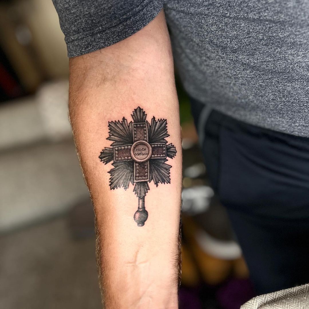 40+ Stylish Cross Tattoo Designs For Men And Women