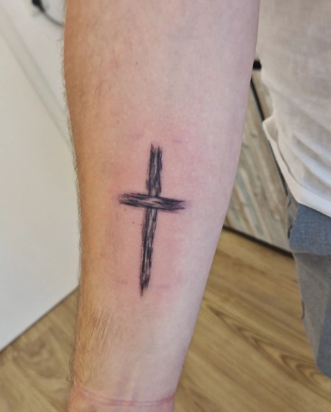 40+ Stylish Cross Tattoo Designs For Men And Women