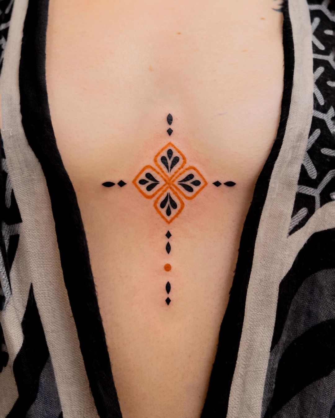 40+ Stylish Cross Tattoo Designs For Men And Women