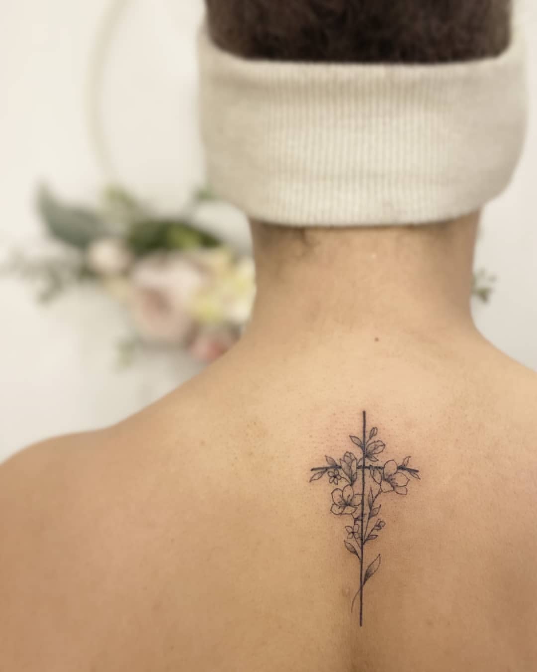 40+ Stylish Cross Tattoo Designs For Men And Women