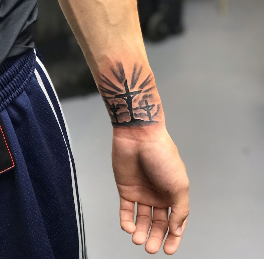 40+ Stylish Cross Tattoo Designs For Men And Women