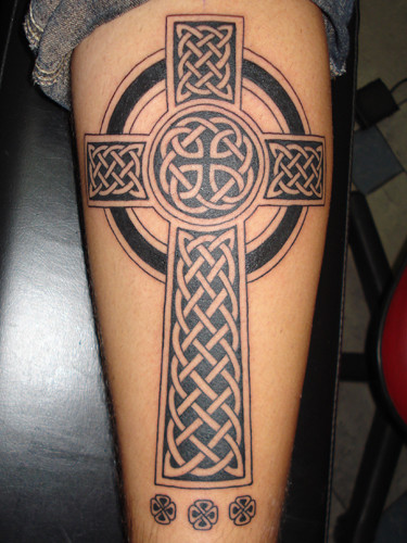 40+ Stylish Cross Tattoo Designs For Men And Women