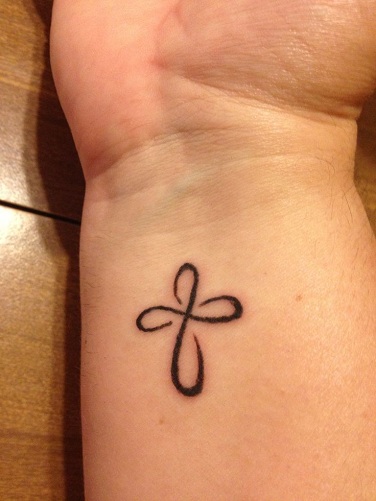 40+ Stylish Cross Tattoo Designs For Men And Women