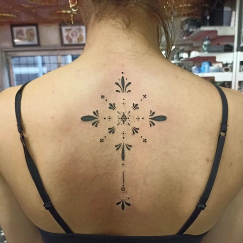 40+ Stylish Cross Tattoo Designs For Men And Women