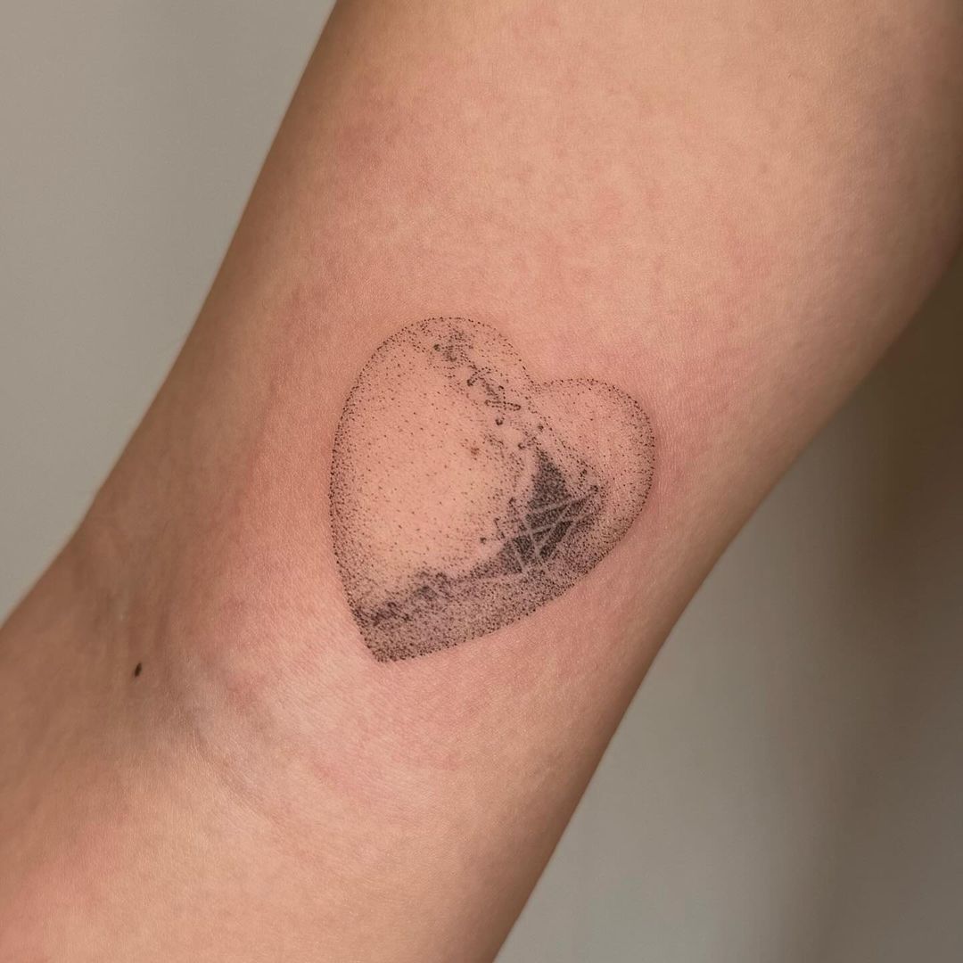 35+ Stunning Heart Tattoo Designs That Capture Love❤️