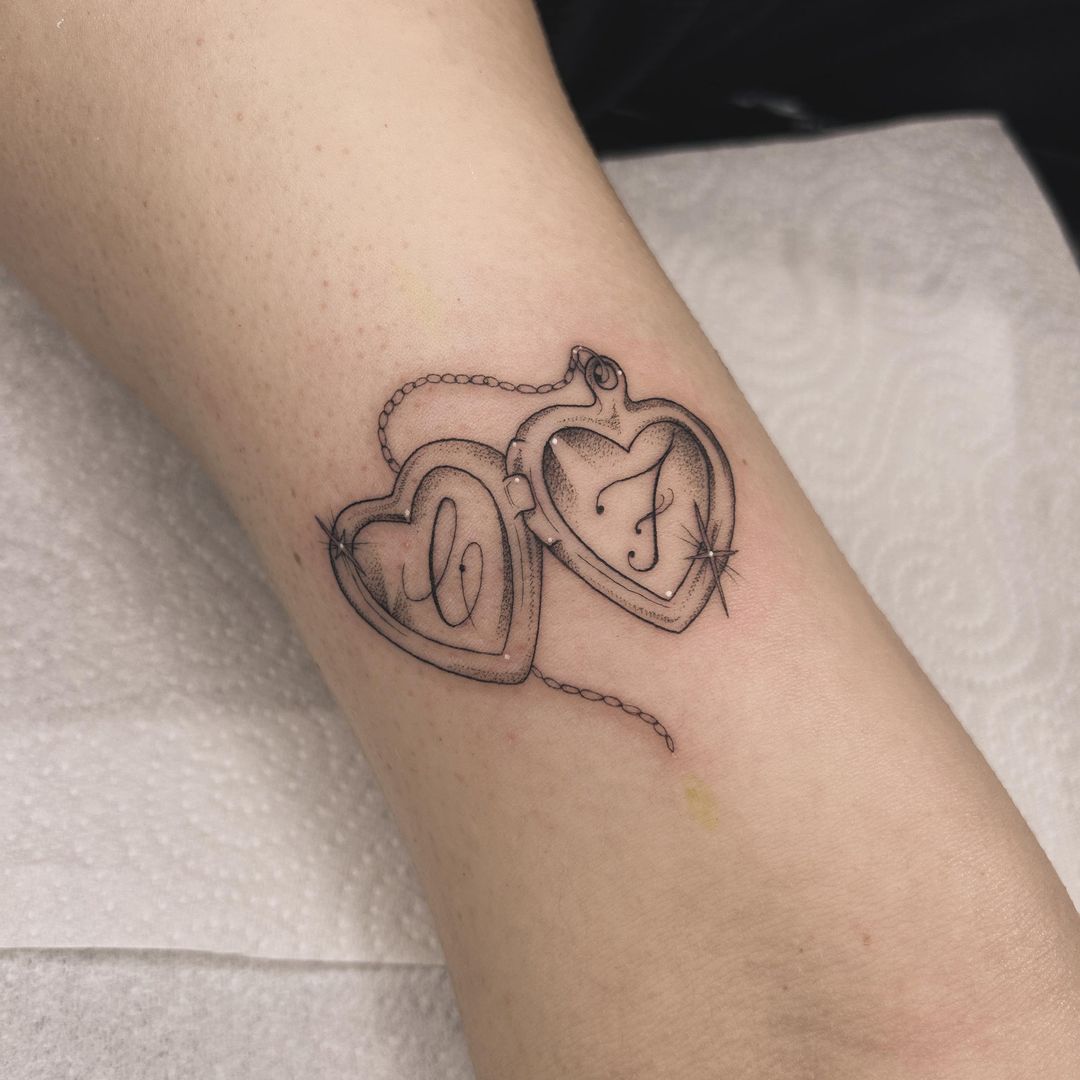 35+ Stunning Heart Tattoo Designs That Capture Love❤️