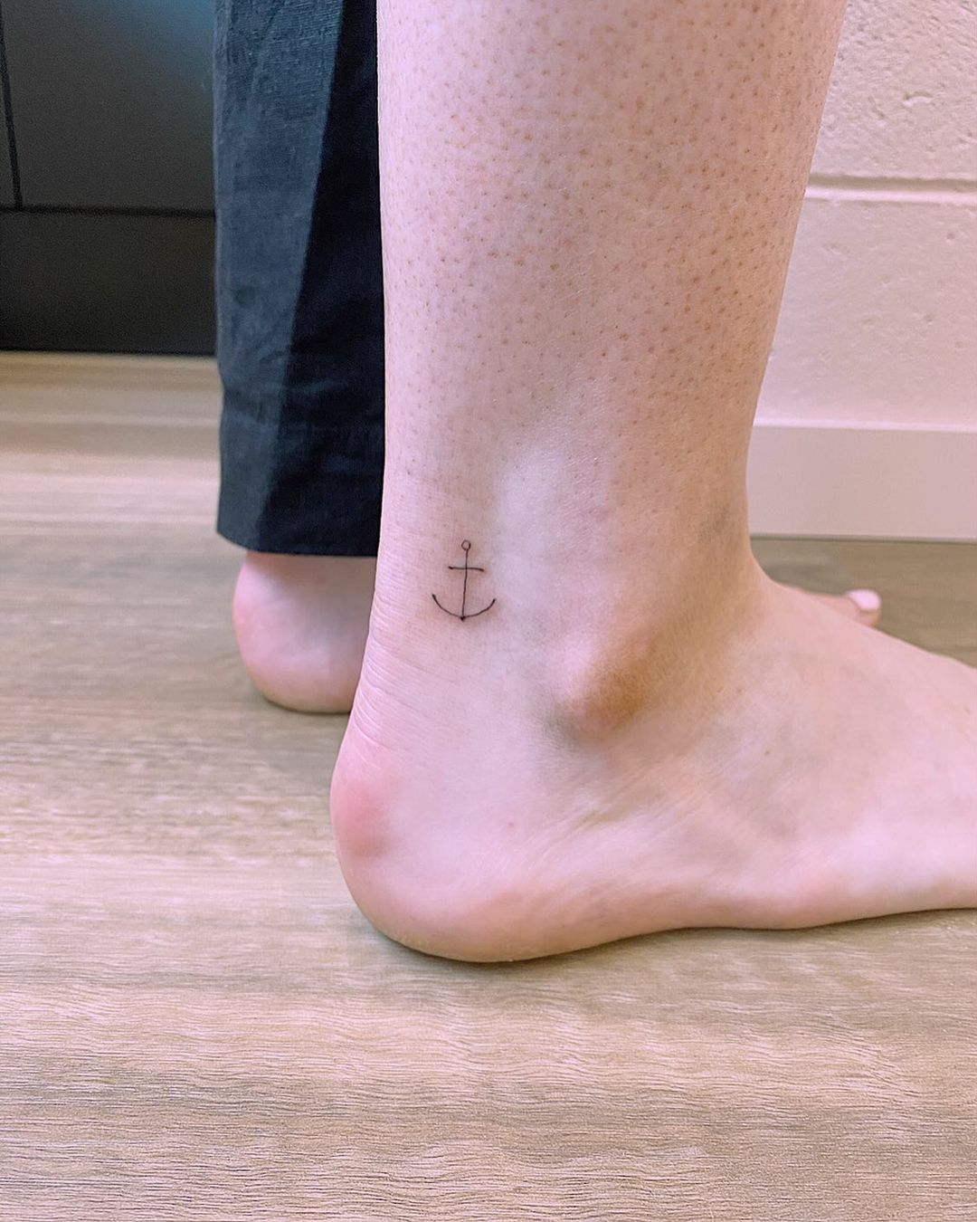 25 Stunning Anchor Tattoo Designs for Nautical Lovers 2024