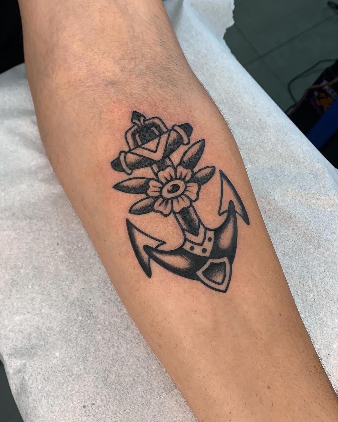 25 Stunning Anchor Tattoo Designs for Nautical Lovers 2024