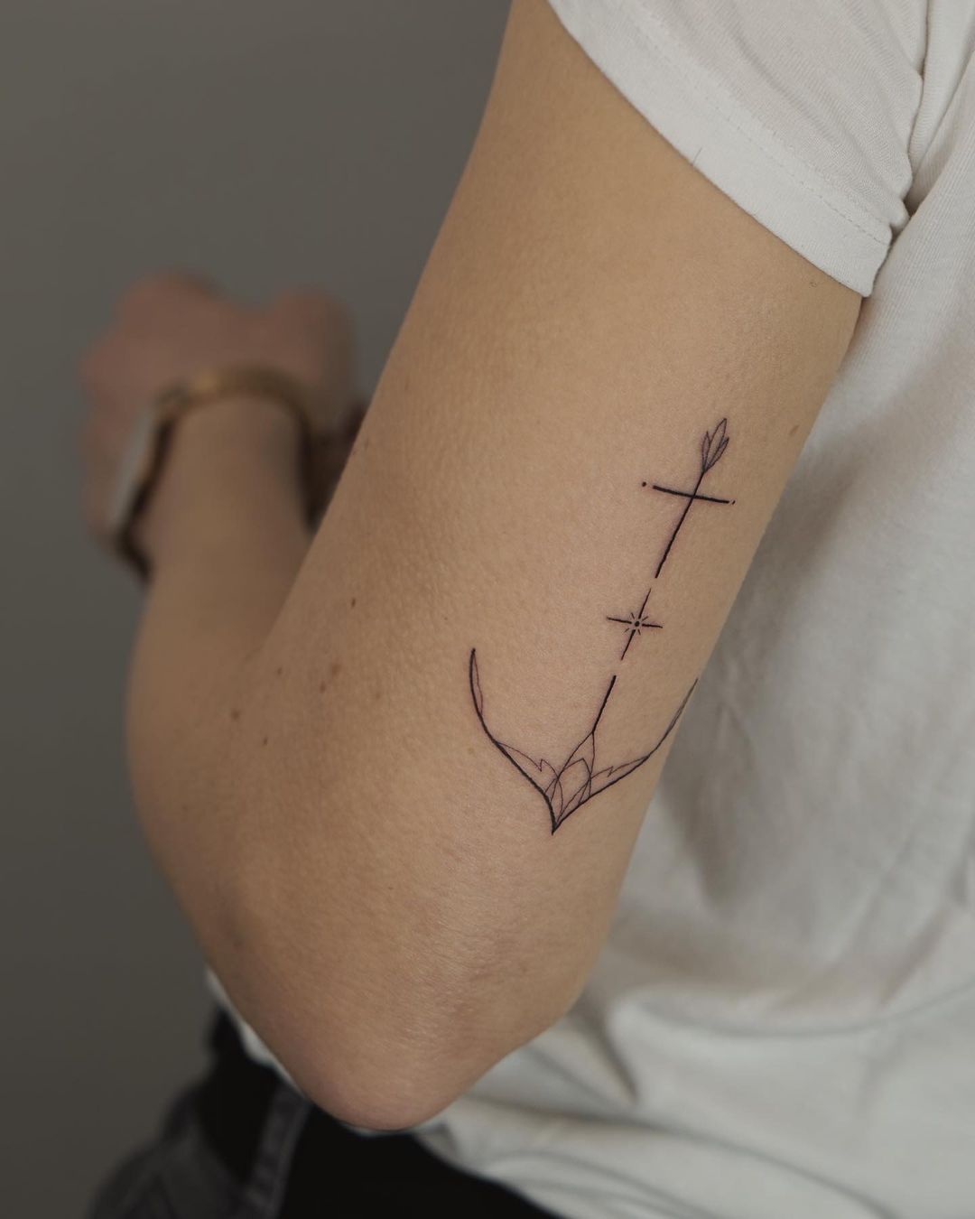 25 Stunning Anchor Tattoo Designs for Nautical Lovers 2024
