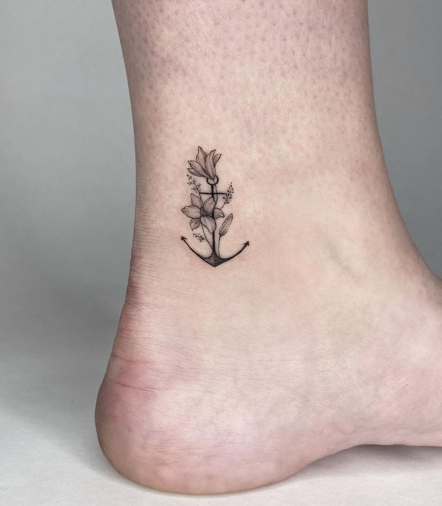 25 Stunning Anchor Tattoo Designs for Nautical Lovers 2024