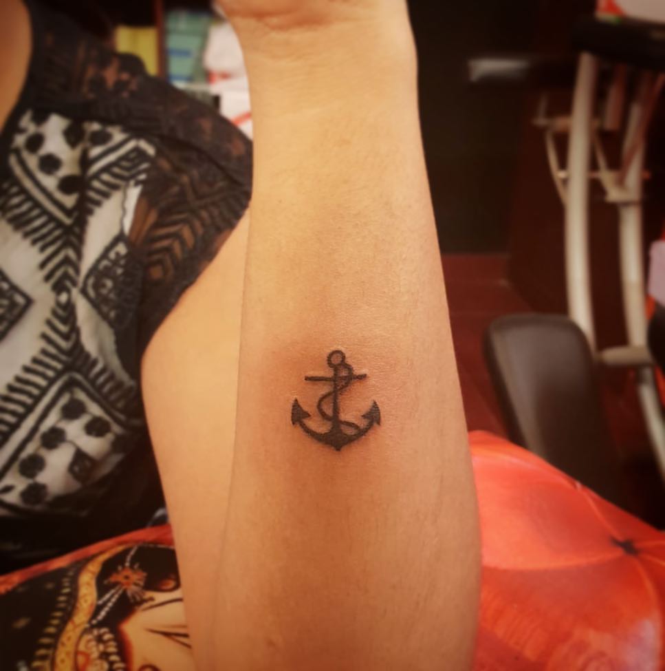 25 Stunning Anchor Tattoo Designs for Nautical Lovers 2024