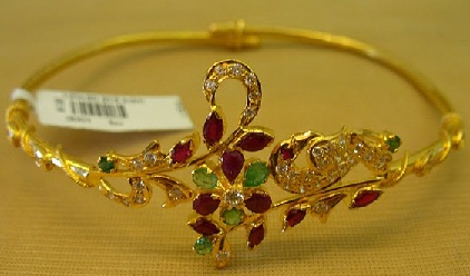25 Latest Collection of Gold Jewellery Designs For Women in 2023