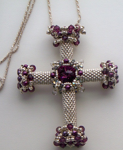 9 Traditional Cross Pendant Designs in India | I Fashion Styles