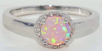 9 Best Opal Stone Ring Designs for Men and Women
