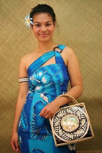 25 Latest Designs of Sarong Dresses for Women in Fashion