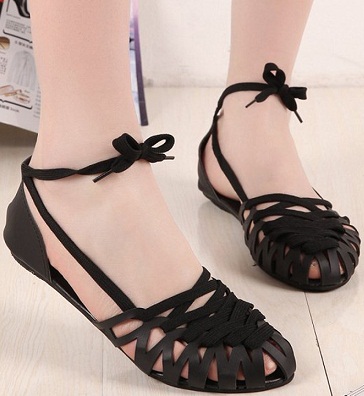 15 Latest Collection of Flat Sandals for Women With Stylish Look