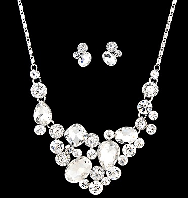 9 Best Stone and Beads Crystal Jewellery Designs in India