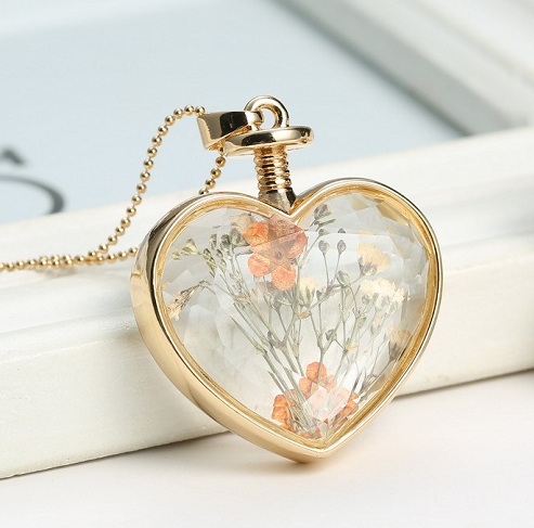 Top 9 Stylish Locket Pendants for Women and Men