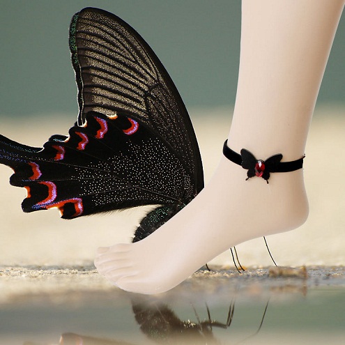 9 Stunning Models of Black Anklets for Women and Girls