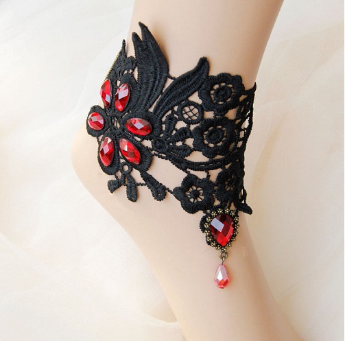 9 Stunning Models of Black Anklets for Women and Girls