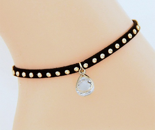 9 Stunning Models of Black Anklets for Women and Girls