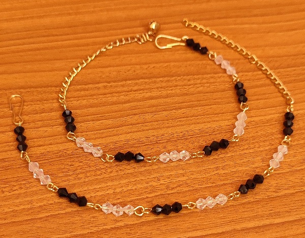 25 Latest Gold Anklet Designs for Women with Alluring Look