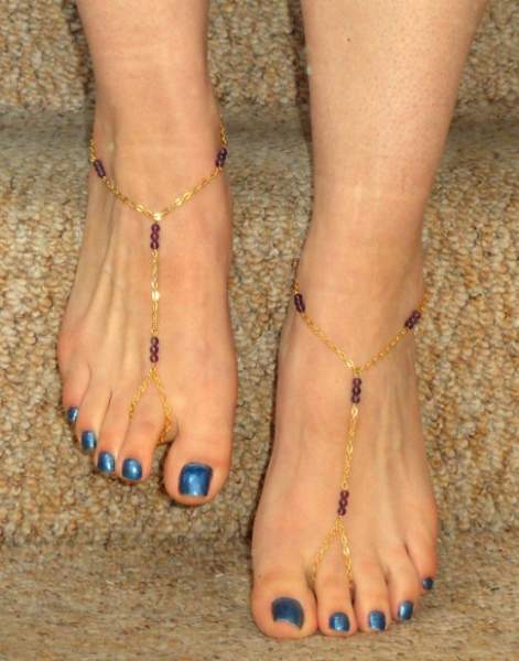 25 Latest Gold Anklet Designs for Women with Alluring Look