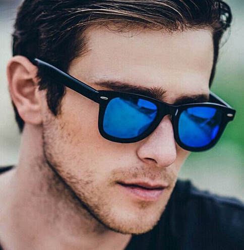 10 Stylish Models of Blue Sunglasses for Men and Women