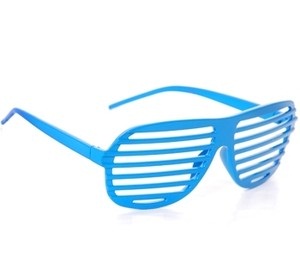 10 Stylish Models of Blue Sunglasses for Men and Women