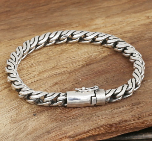 9 Beautiful Handmade Bracelets for Women and Men