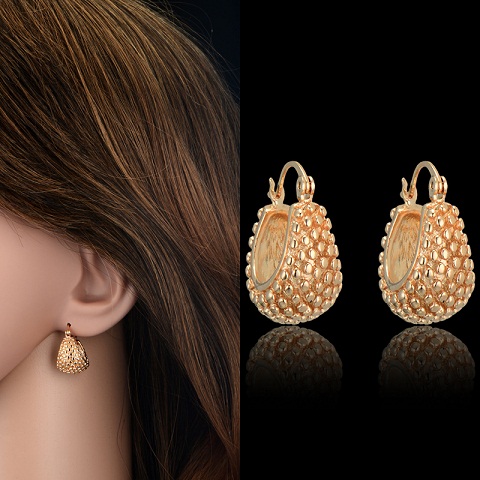 15 Stylish Designs of Small Earrings for Girls in Different Metals