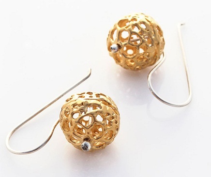 15 Stylish Designs of Small Earrings for Girls in Different Metals