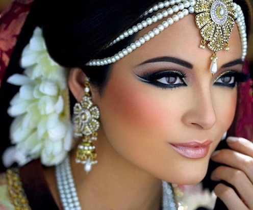 9 Latest &amp; Beautiful Big Maang Tikka Designs | I Fashion Styles