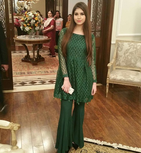 15 Beautiful Small Frocks for Women and Baby Girl | I Fashion Styles