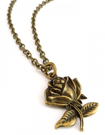 25 Latest Gold Pendant Designs for Men and Women