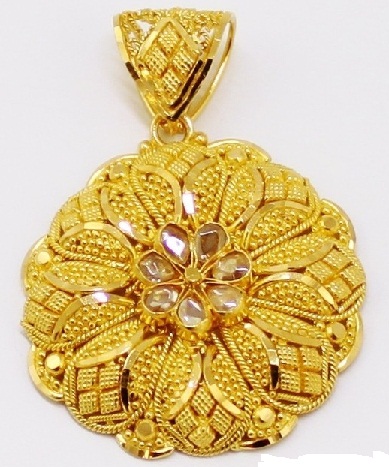 25 Latest Gold Pendant Designs for Men and Women