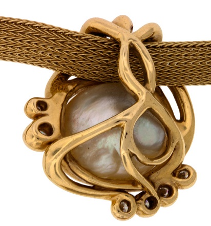 25 Latest Gold Pendant Designs for Men and Women